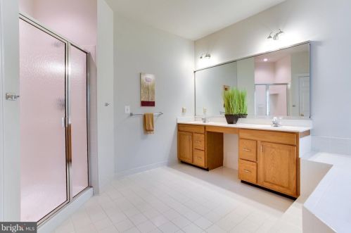 5594 Tucson Ct, Haymarket VA  20169-3145 exterior