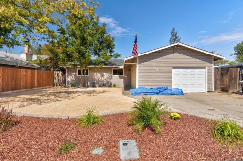 118 Buckeye St, Woodland, CA 95695-2632