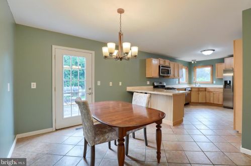 194 Jonathan Way, Red Lion PA  17356-9044 exterior