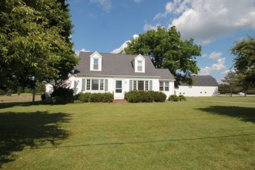 1037 York St, Honeoye Falls, NY 14472-9418