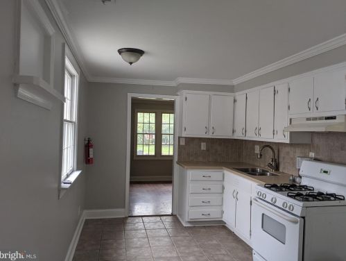 232 Edith Ave, West Deptford, NJ 08096-1309