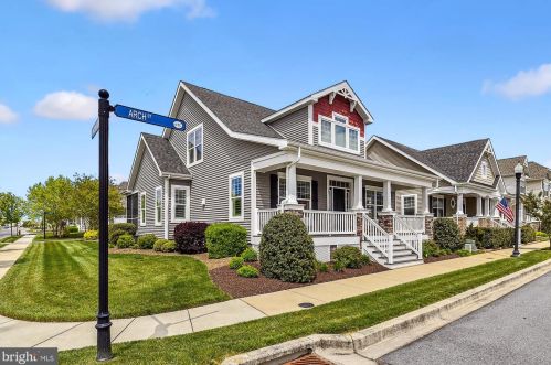 201 Arch St, Milton, DE 19968-2205