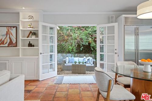 3531 Coldwater Canyon Ave, North Hollywood CA  91604-4060 exterior