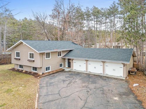 750 Lund St, Hudson, WI 54016-2347
