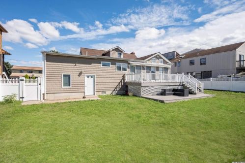 2500 Ocean Ave, North Bellmore NY  11710-3825 exterior