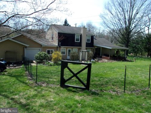 2091 Kriebel Rd, Lansdale, PA 19446-5045