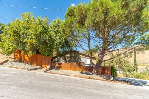 43031 Monacan Pl, Leona Valley, CA 93532-1317