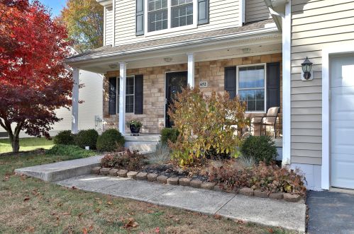 652 Caffrey Ct, Darbydale, OH 43123-9486