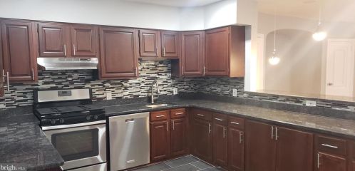 850 Longshore Ave, Philadelphia PA  19111-4423 exterior