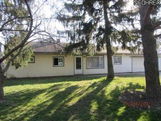 2127 Pinewood Dr, Brunswick, OH 44212-4038
