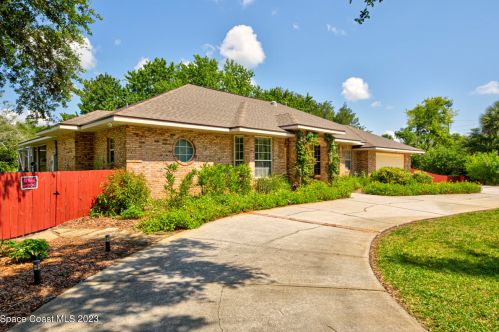 3910 Wateroak Way, Titusville FL  32796-1475 exterior