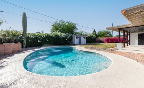 4112 18th Ave, Phoenix AZ  85015-5246 exterior