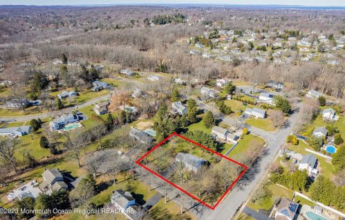 6 Alyssa Ln, Tinton Falls, NJ 07701-5264