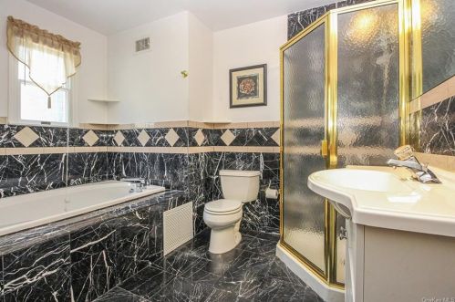 138 Woodside Ave, White Plains NY  10604-2040 exterior