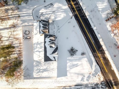 8 Town Farm Rd, Salem NH  03079-2454 exterior