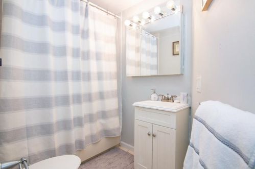 173 Congdon St, Providence RI  02906-1408 exterior