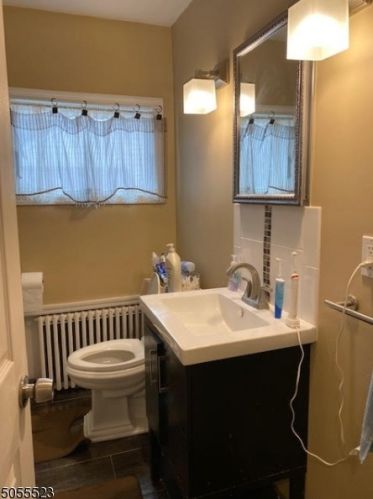 798 Old Lake Ave, Rahway NJ  07065-2623 exterior