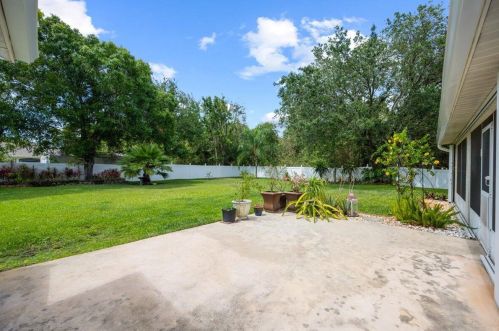 107 Hawthorne Cir, Fort Pierce FL 34953-3524 exterior