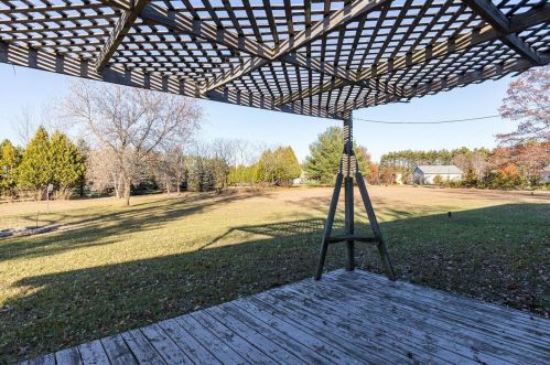 3570 Mardon Ln, Green Bay, WI 54313-8212