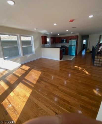 394 21st St, Irvington, NJ 07111-4404