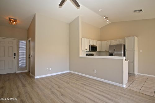 1717 Lindrick Dr, Chandler AZ 85249-5033 exterior