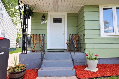 3332 Highway Ave, Hammond, IN 46322-1710