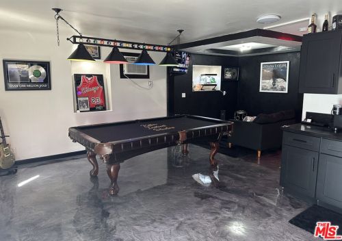 5520 Cahuenga Blvd, North Hollywood CA  91602-2376 exterior