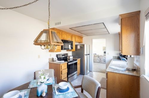 5756 La Jolla Way, Cypress CA  90630-3208 exterior