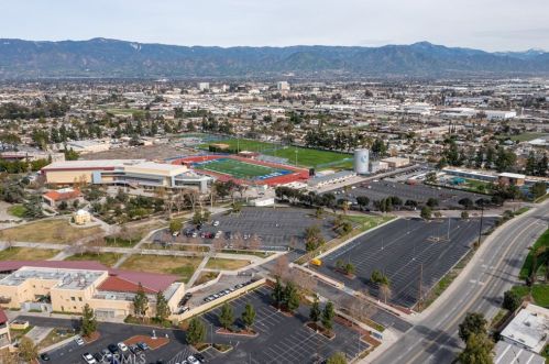 1431 Holly Ave, Colton CA  92324-2316 exterior