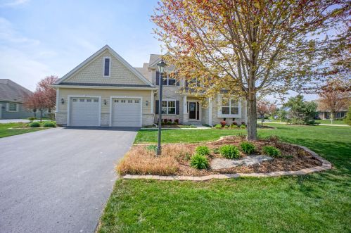 1734 Eastlake Dr, Oconomowoc, WI 53066-4868