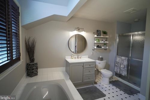 528 Dogwood Dr, Prospectville PA 19002-6109 exterior