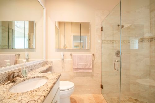 8208 Palm Hammock Ln, Hobe Sound FL 33455-8223 exterior