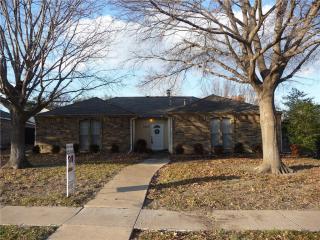 2320 Woodglen Dr, Richardson TX  75082-4510 exterior