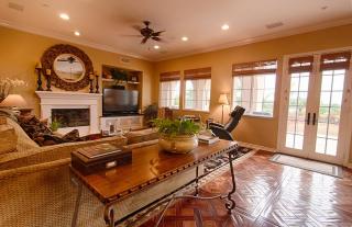 1445 Ravean Ct, Encinitas, CA 92024-6206