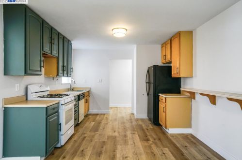 2954 Clearland Cir, West Pittsburg CA  94565-3243 exterior