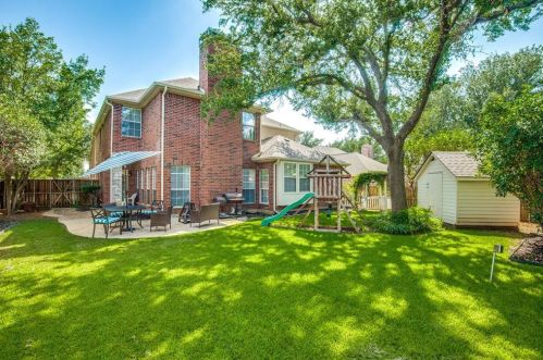 2104 Stevenson Ln, Lewisville TX  75028-3739 exterior