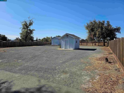 71 Broadway Ln, Oakley, CA 94561-3626