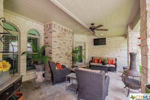 304 Windcrest Dr, Victoria TX  77904-3413 exterior