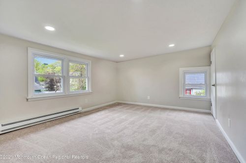 226 Davis Ave, Lacey NJ  08731-3519 exterior