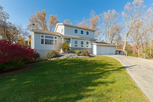 45 Sunrise Hill Rd, Fishkill NY  12524-2410 exterior