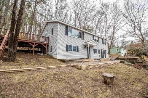 545 6th St, Dover, NH 03820-5907