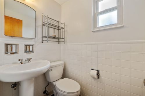 425 Fisher St, Pittsburgh PA 15210-3005 exterior