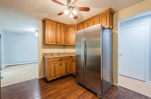 13 Bobwhite Trl, Gales Ferry CT  06335-2002 exterior