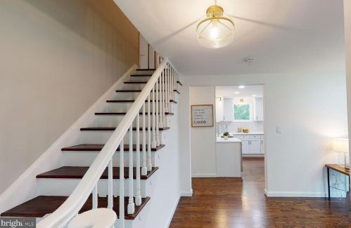 913 Lake Dr, Trenton NJ  08648-4003 exterior