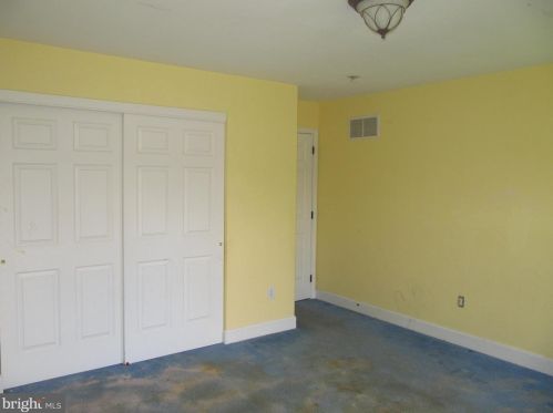 28 Berkshire Dr, Shrewsbury PA  17361-1130 exterior