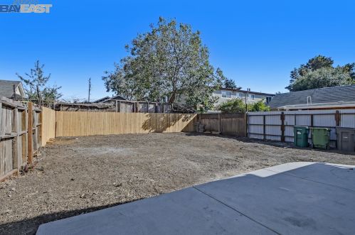 1802 88th Ave, Oakland CA  94621-1008 exterior