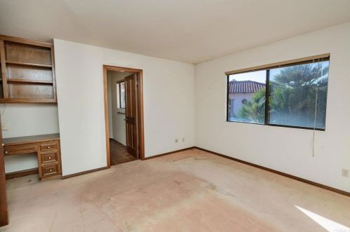 1129 Sugarbush Dr, Vista CA  92084-6605 exterior