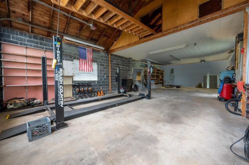 27 Babcock Hill Rd, South Windham, CT 06266-1102