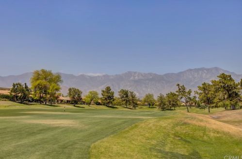 7 Pine Valley Dr, Rancho Mirage CA  92270-1606 exterior