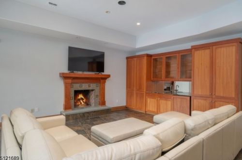 48 Shore Rd, Mountain Lakes NJ  07046-1523 exterior